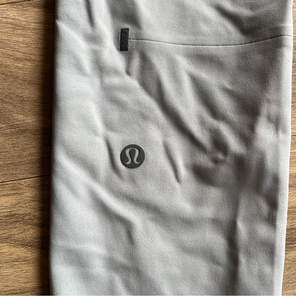 NWT Lululemon Gray License to Train Tight 21” - Picture 5 of 9